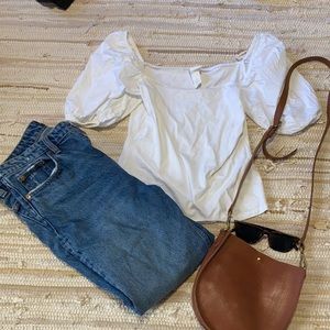 Cute puffy sleeve top!